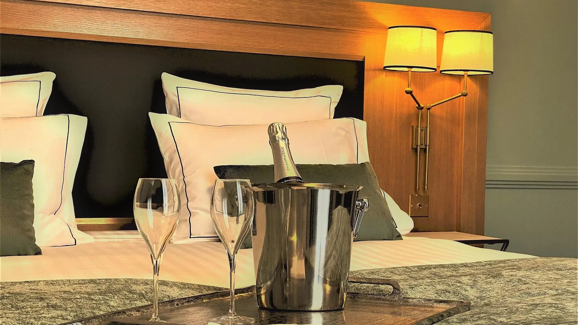 Hotel Le Cercle Tour Eiffel Paris