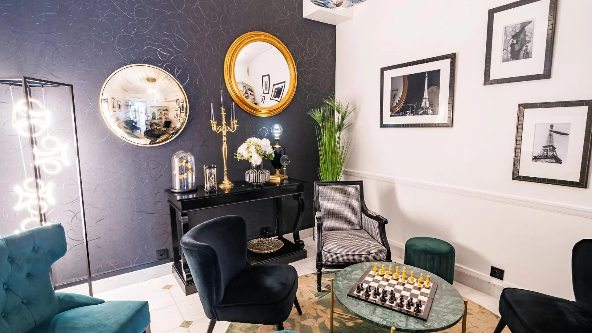 Le Cercle Tour Eiffel Hotel