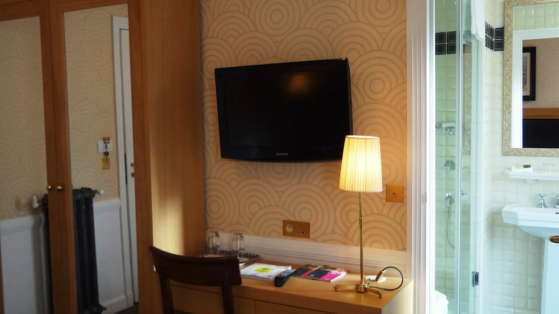 Hotel Le Cercle Tour Eiffel 3*
