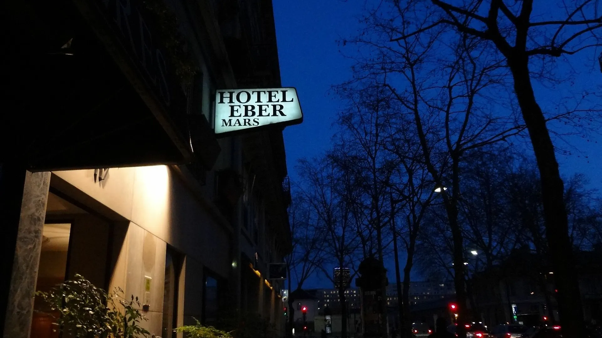 Hotell Le Cercle Tour Eiffel 3*