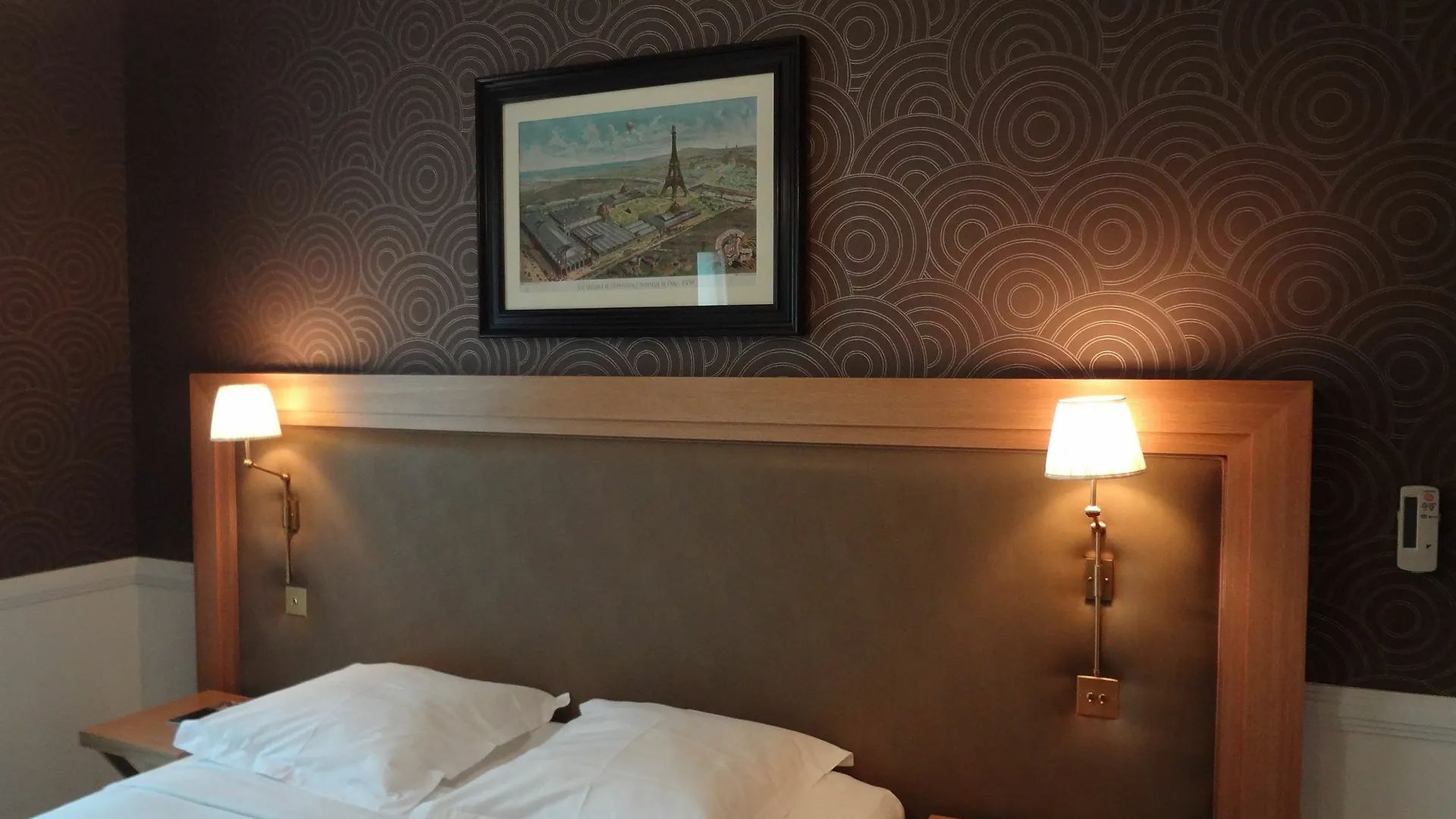 Le Cercle Tour Eiffel Hotel